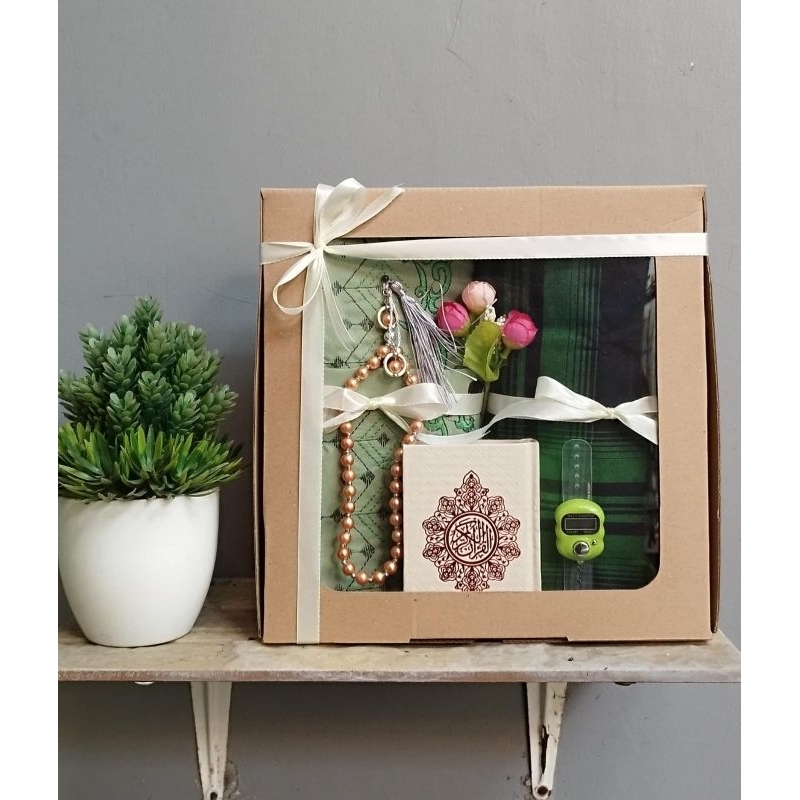 

Hampers eksklusif sarung+Koko free tasbih dan digital dzikir