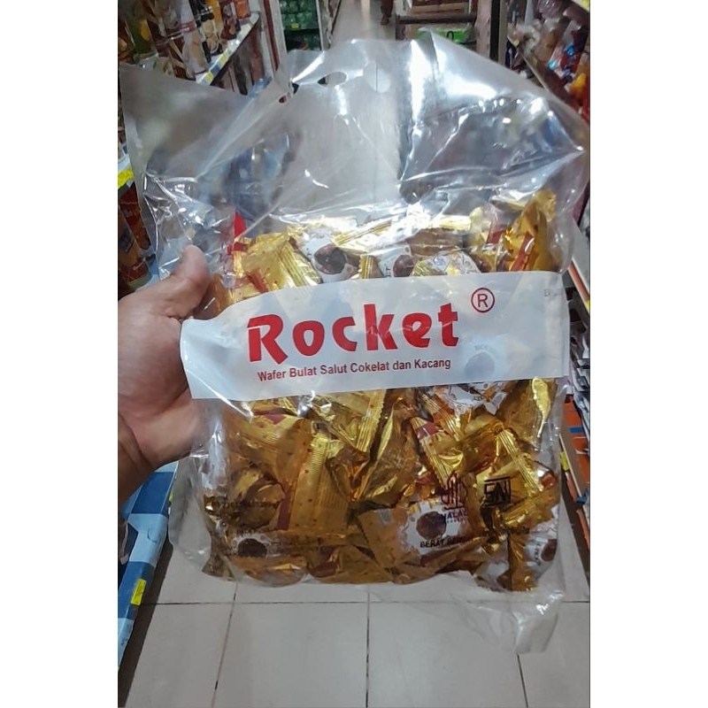 

Rokari Roka coklat isi 50 pcs 350gr Wafer bulat balut kacang