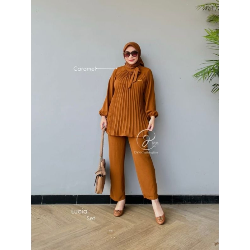 Lucia Set by DYN Clothing