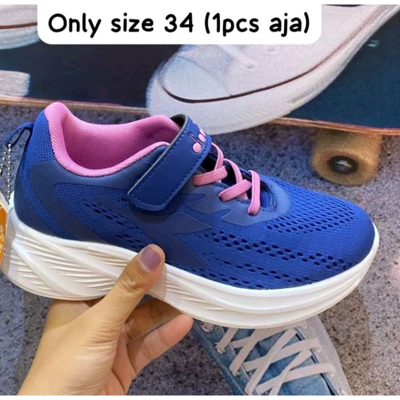Sepatu Anak perempuan DIADORA KIDS size 34 original sport station