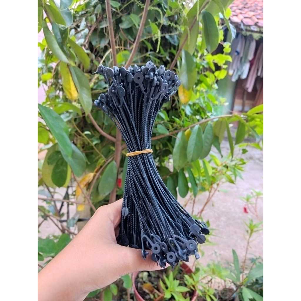 

[Isi 100Pcs] Tali Plintir / Tali Tenteng / Tali Jinjing / Tali Sandal Souvenir Tali Hitam Untuk Camilan Panjang 17Cm