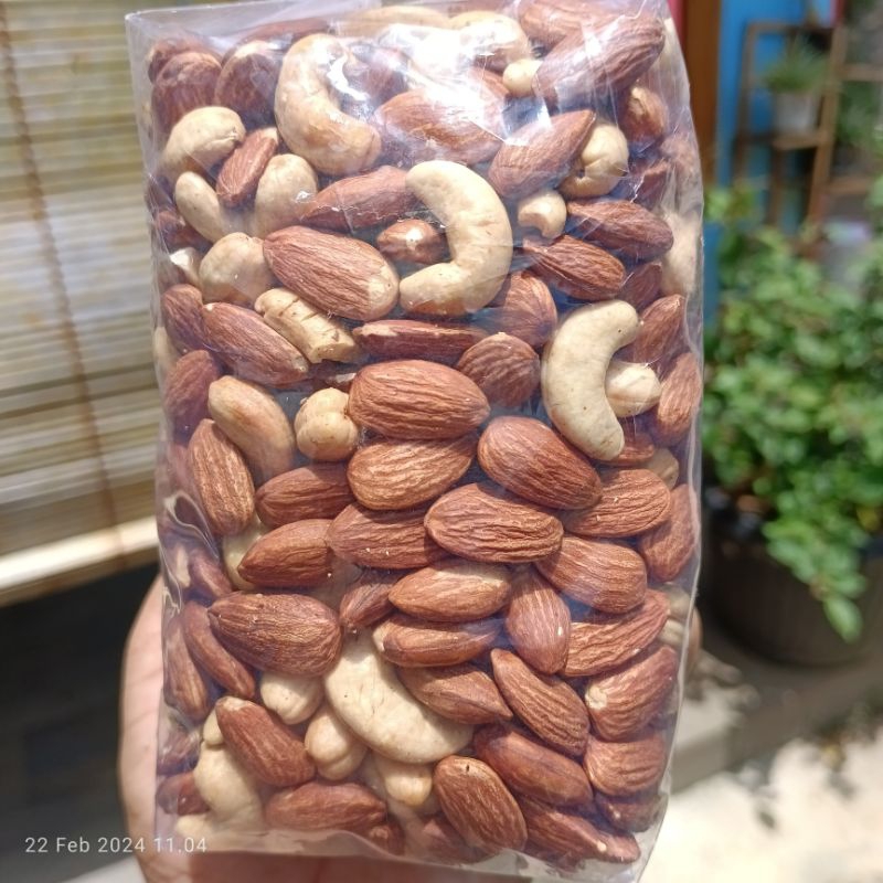 

mete goreng mix almond panggang 1 kg