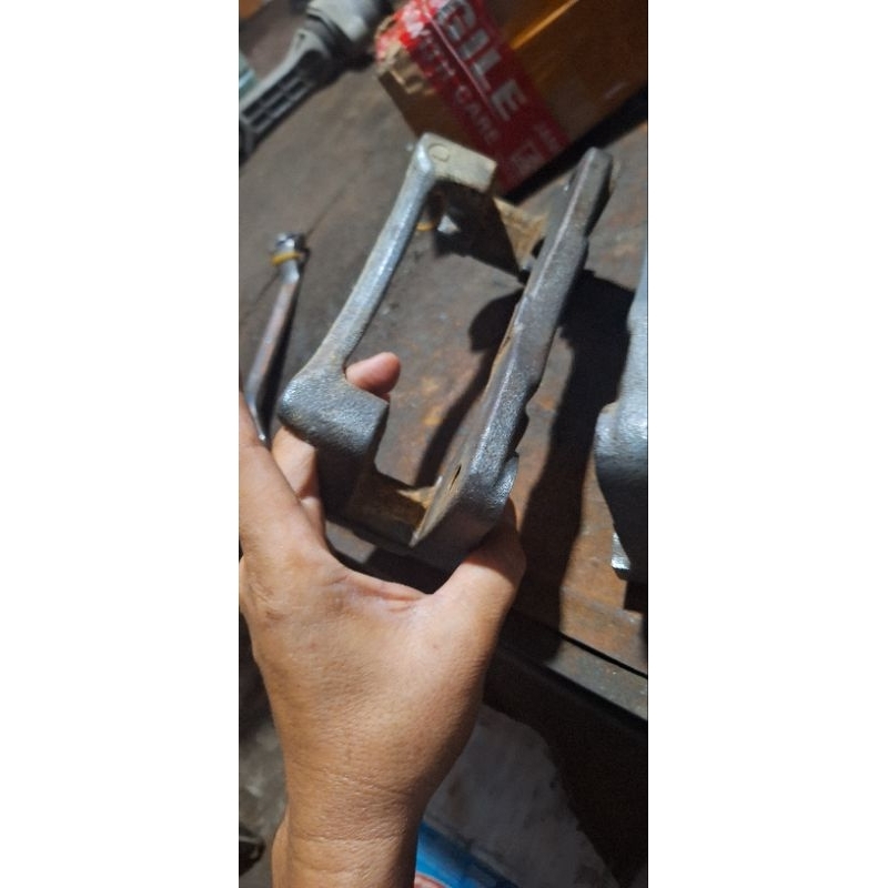 kaliper depan vios gen 1