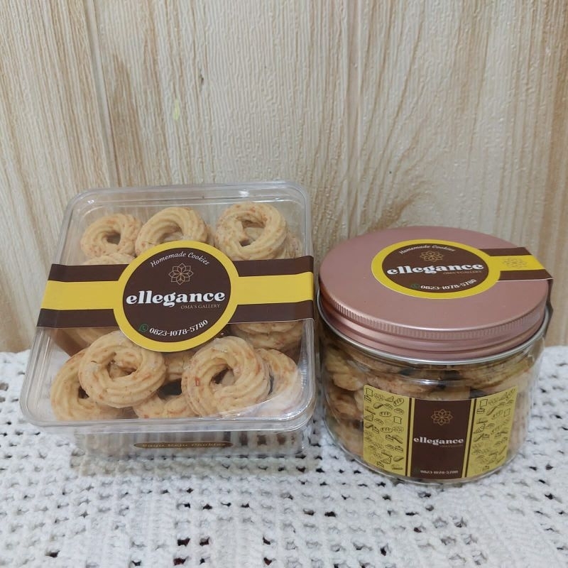 

Ellegance Oma's Gallery - SAGU KEJU COOKIES