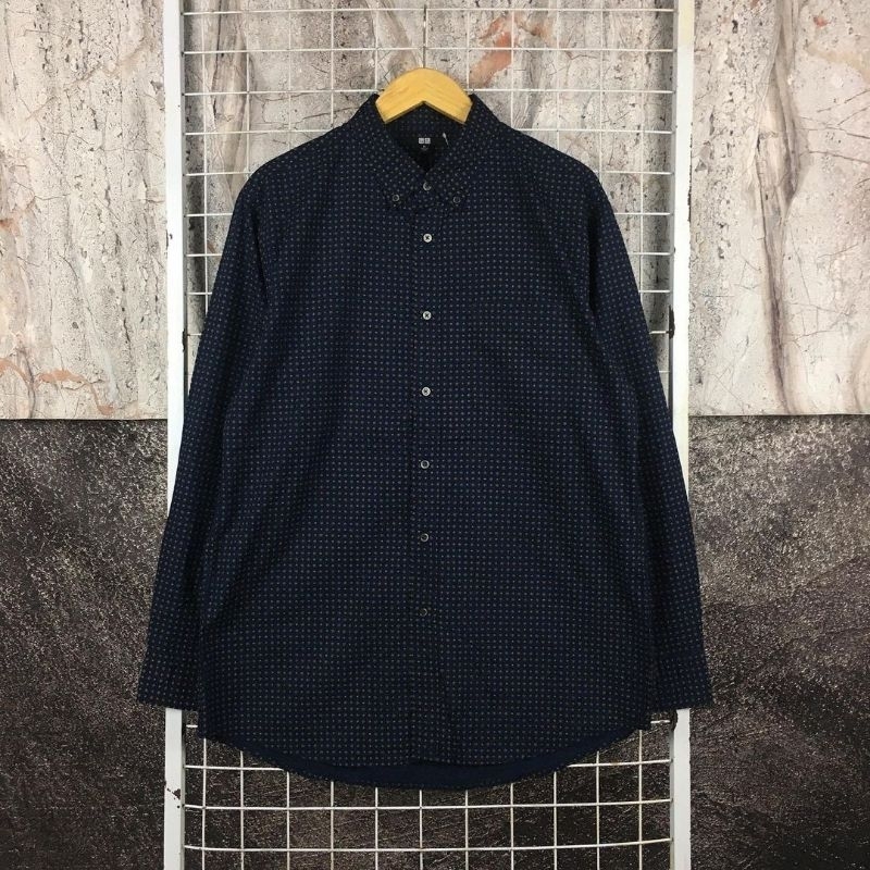 Kemeja Lengan Panjang Pria Polkadot Original Uniqlo . SDA 03885 Second Bekas Preloved