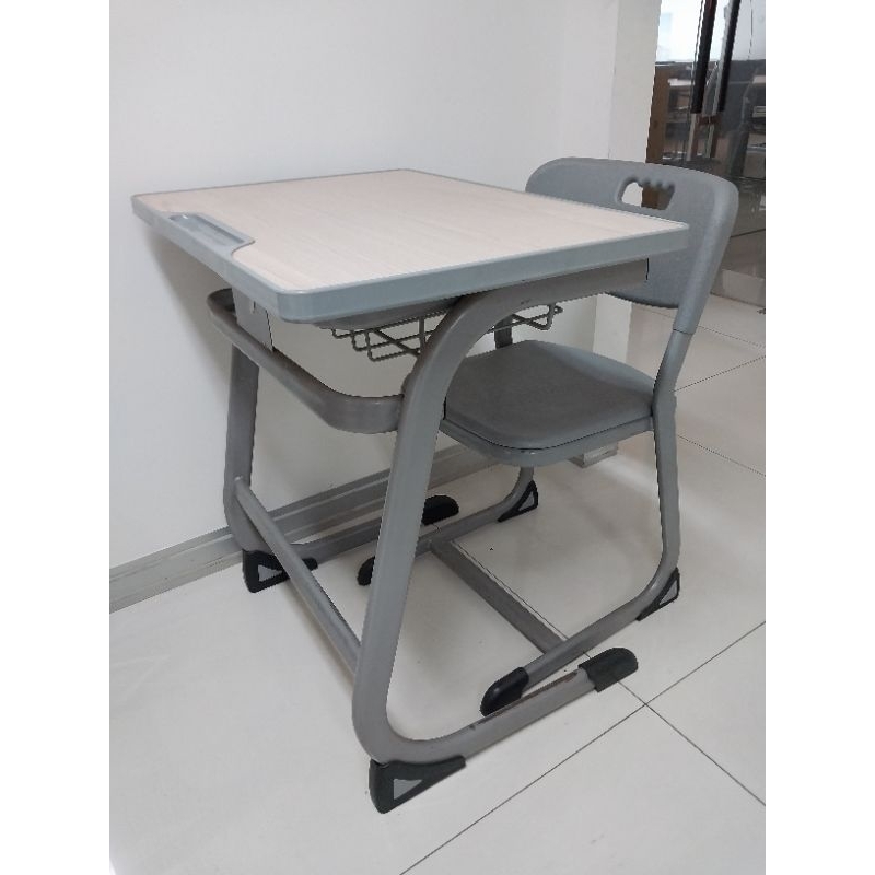 meja dan kursi belajar Informa