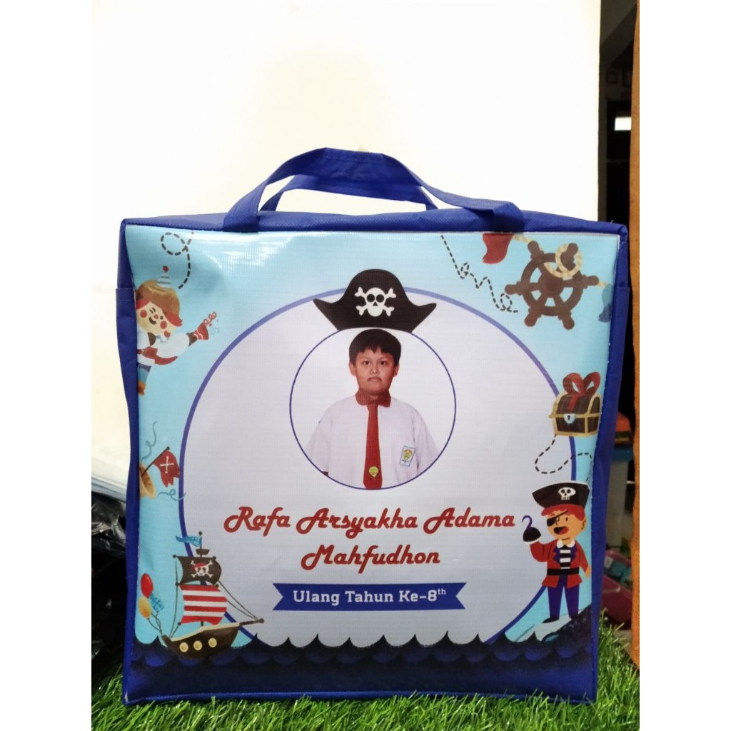 

tas tasyakuran aqiqah/tas souvenir/tas tedak siten/tas mengenang/tas ulang tahun anak/tas bingkisan 27x22x21 (nama satu")