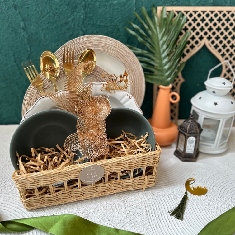 Lebaran Hampers / Hadiah Parcel lebaran / Set Piring Keramik