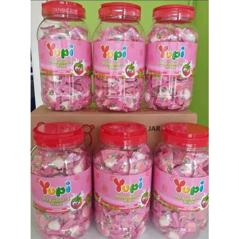 

(1dus) Yupi Toples permen yupi strawberry kiss 1dus isi 6toples