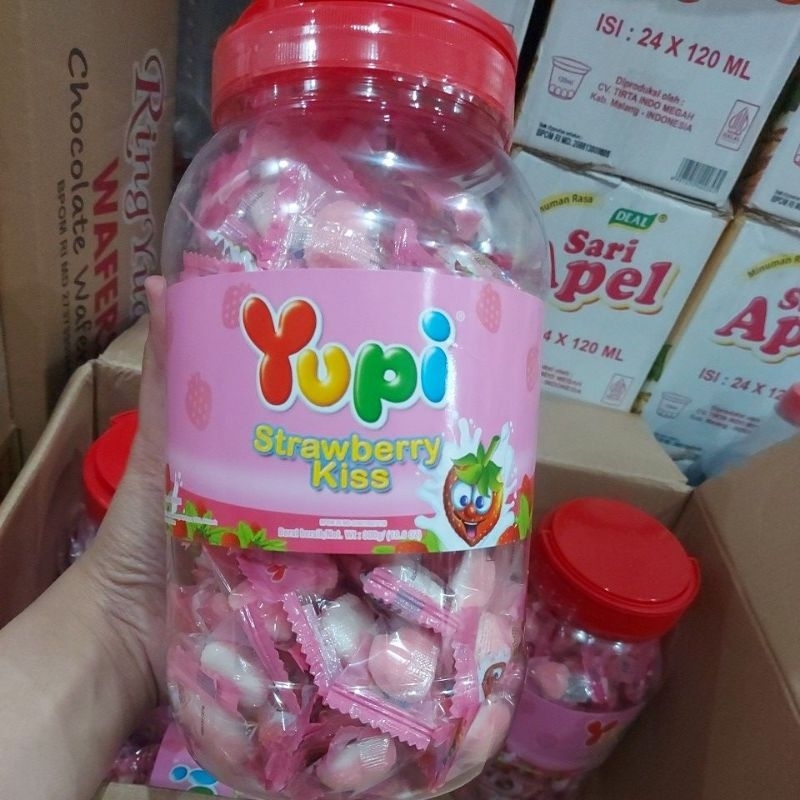 

YUPI STRAWBERRY KISS