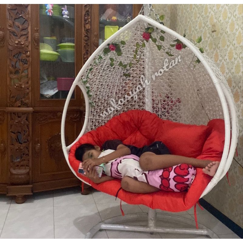 ayunan jumbo rotan sintetis