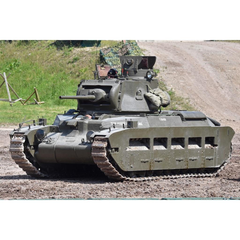 British Infantry Tank Mk.II Matilda - Model Kit Tamiya 1/35 + Commander