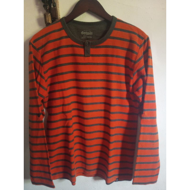 Preloved Kaos Pria Branded DETAILS