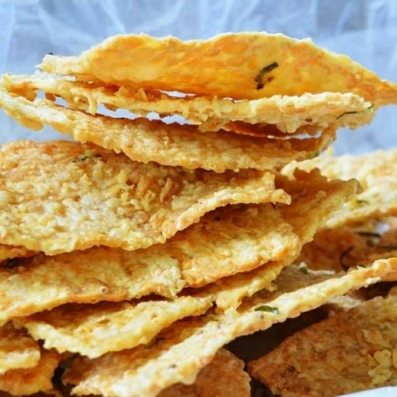 

Keripik Tempe Khas Lebaran - Kue Kering Keripik Tempe Gurih Renyah - Snack Kemasan Besek