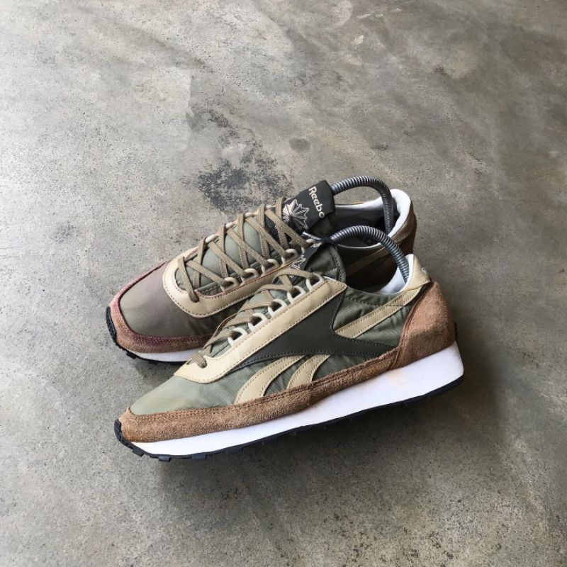 REEBOK AZTEC GREEN ARMY 40.5 -UKURAN : 40.5/26cm