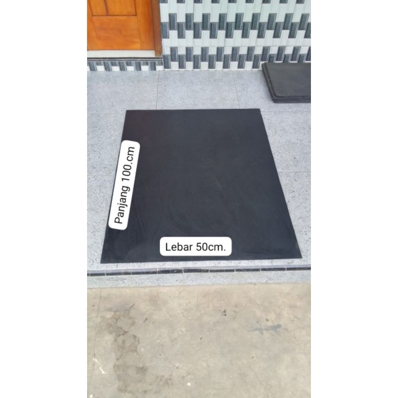 karpet karet penahan lumpur  spakbor truk ukuran 50x100.cm