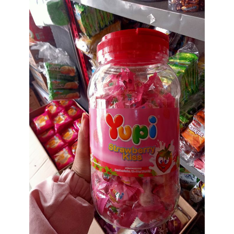 

Yupi strawberry kiss Toples