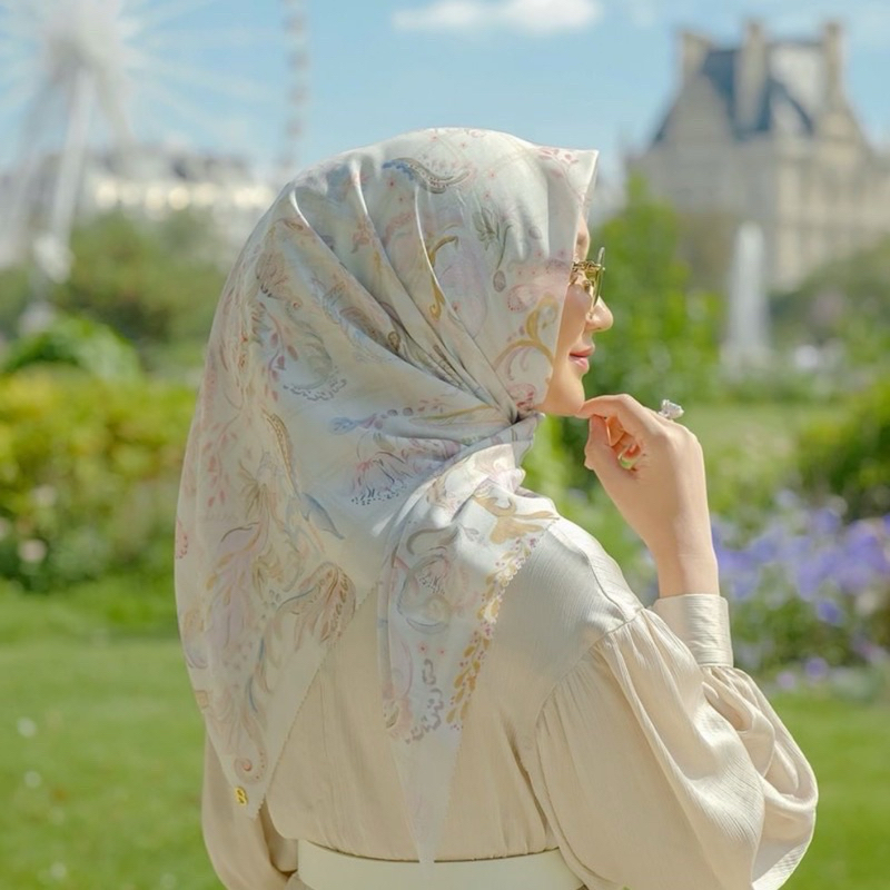 Buttonscarves X Dian Pelangi Autograph PL - CREME