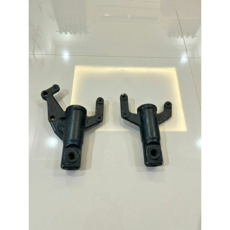 Dudukan As / Pipa linggis / Bottom USD Upside Down Sebelah Kanan / Kiri Yamaha r15 v3