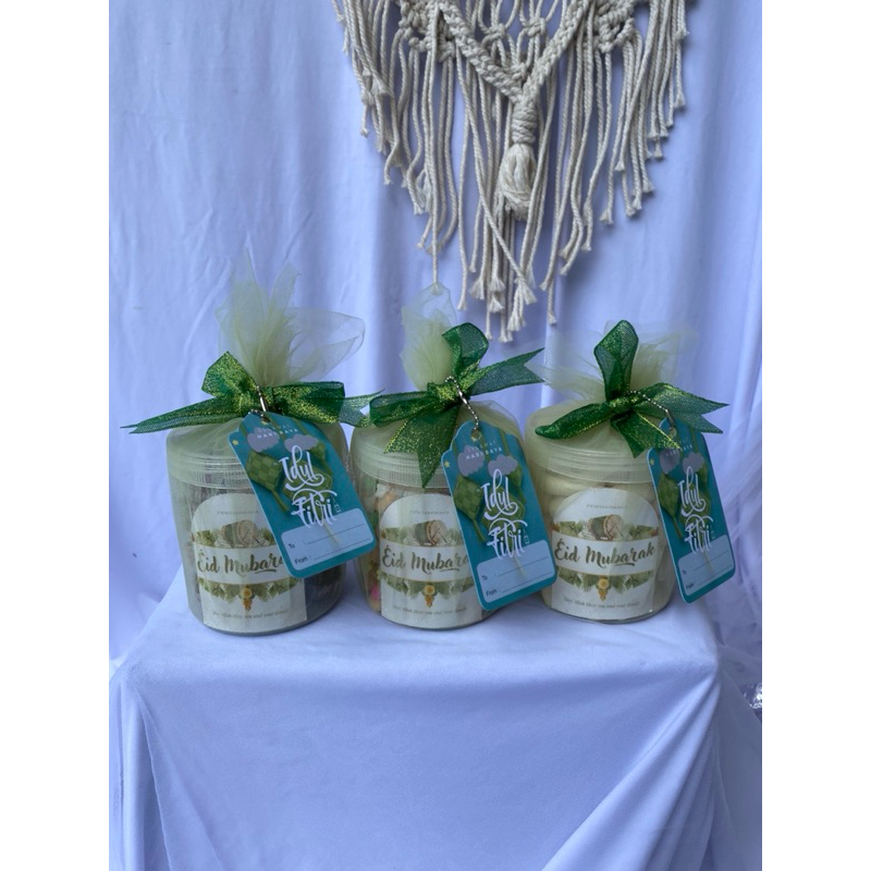 

HAMPERS LEBARAN/ HAMPERS MURAH/ SNACK JAR