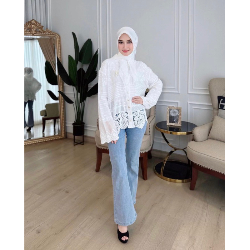 Shella Saukia New Ready atasan brokat ori Shella Saukia