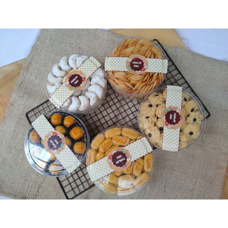 

Kue Kering Lebaran Premium Toples 250 gr Nastar Kastangel Kue Kacang Putri Salju Thumbprint choco cookies