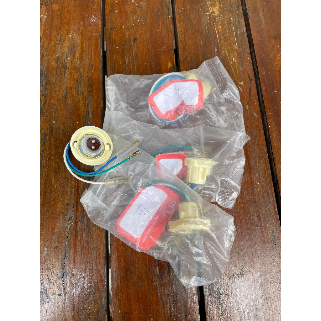 Fitting/Fiting Soket Lampu Depan Honda WIN 100 CB100 GL100 GL RPO