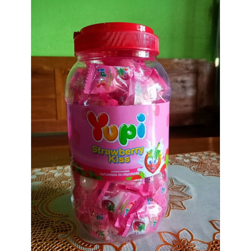 

permen yupi 1 toples exp.2026