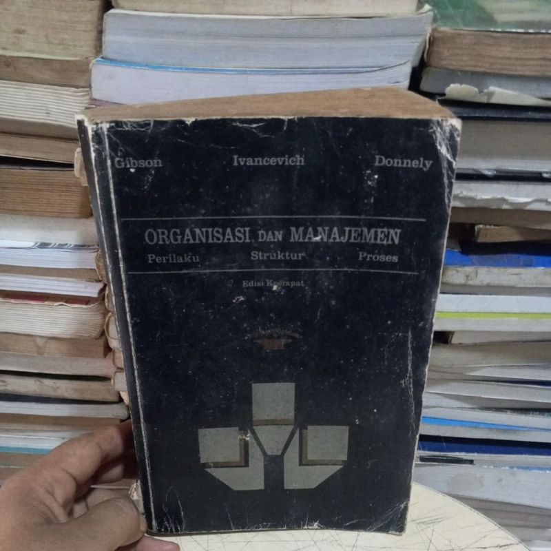 BUKU ORGANISASI DAN MANAJEMEN (PERILAKU,Struktur,proses)BY GIBSON