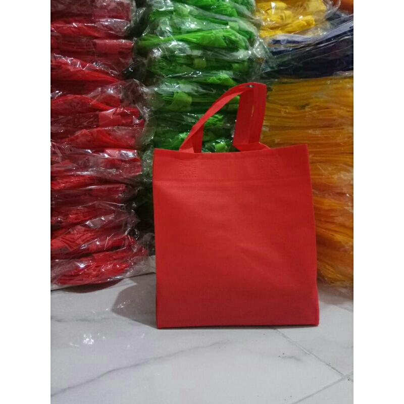 

Goodie bag isi 60 pcs ukuran 22 x 22 tinggi 25 cm tas hajatan/tas box/tas hajatan/tas kado