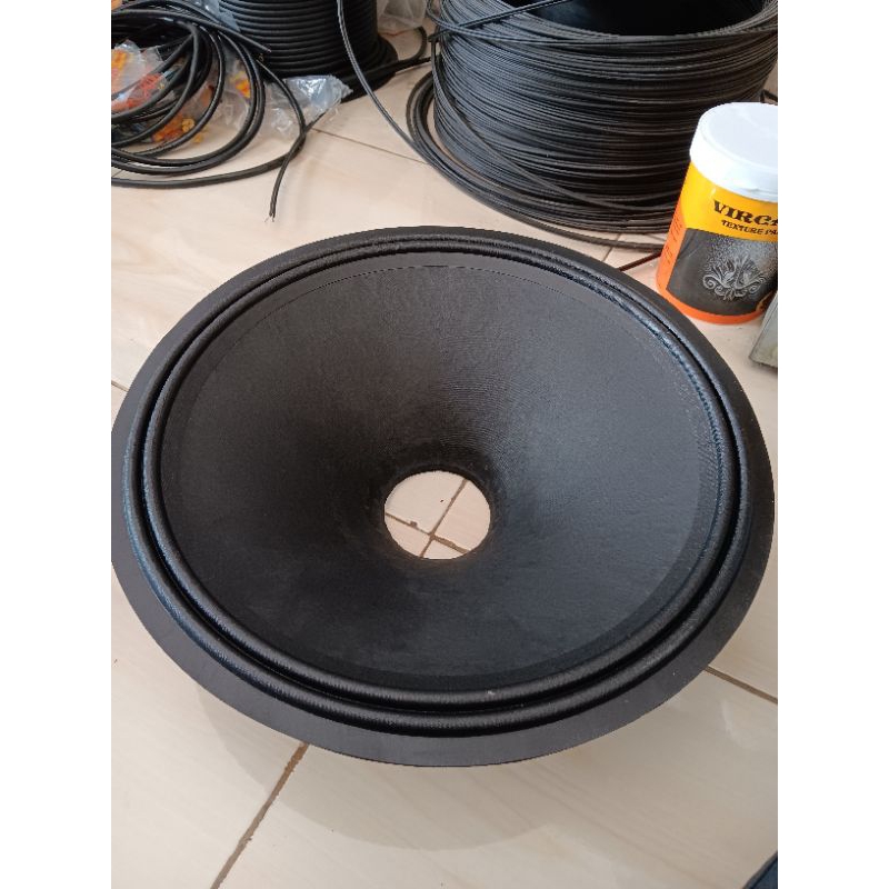 Conus / daun speaker 15 inch urat import lb. 3inch