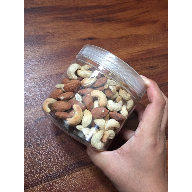 

KACANG ALMOND & MENTE UTUH KEMASAN 600ml berat kurleb : 350gram