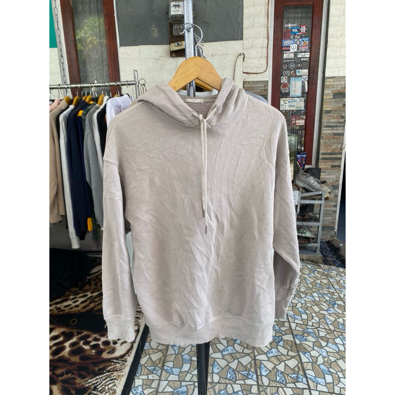 Hoodie gU second warna rare