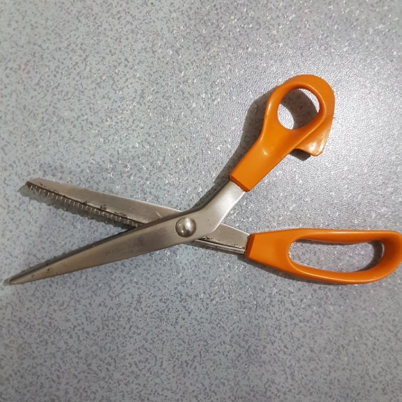 

Gunting bahan kain gerigi zig zag Berkualitas Tinggi Fiskars Buatan Amerika Vintage