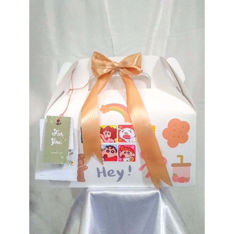 

Snack Box Random Gift/Hadiah/Kado Hampers Shinchan ver