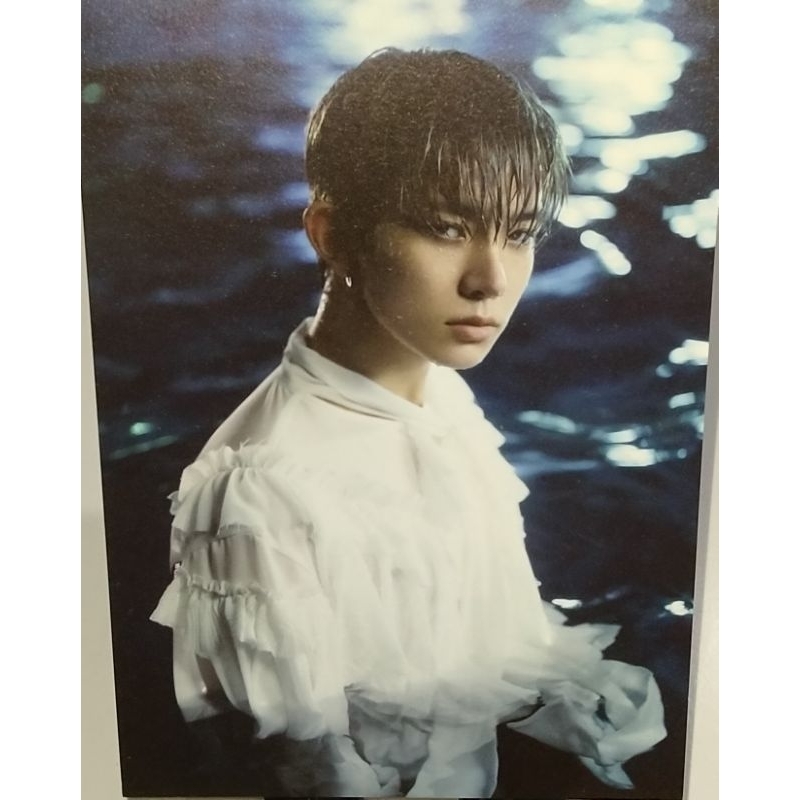 OFFICIAL POSTCARD HEESEUNG DARK BLOOD (HALF VER)