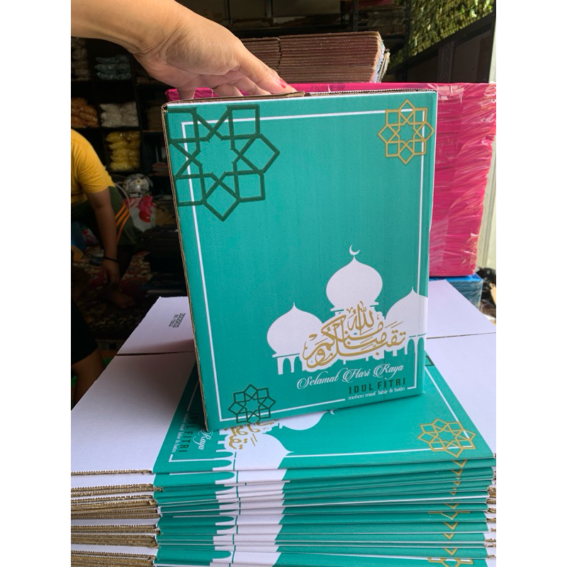 

Box Parcel Tanggung Medium Kardus /Parcel /Lebaran/idul Fitri/Paket/sembako/hampers/eid mubarak