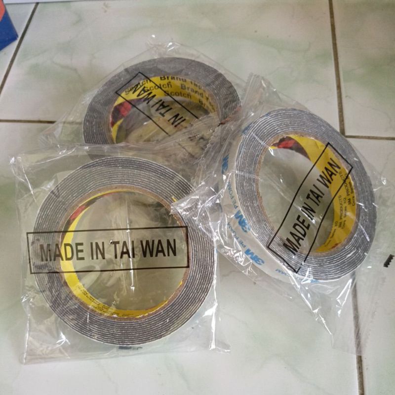 

double tape 3M putih 2cm × 4m
