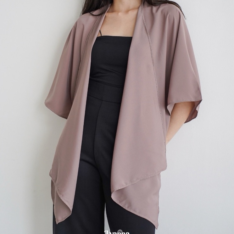 Best Sora Outer  Outer Wanita Oversize Polos Batwing  LYANNA