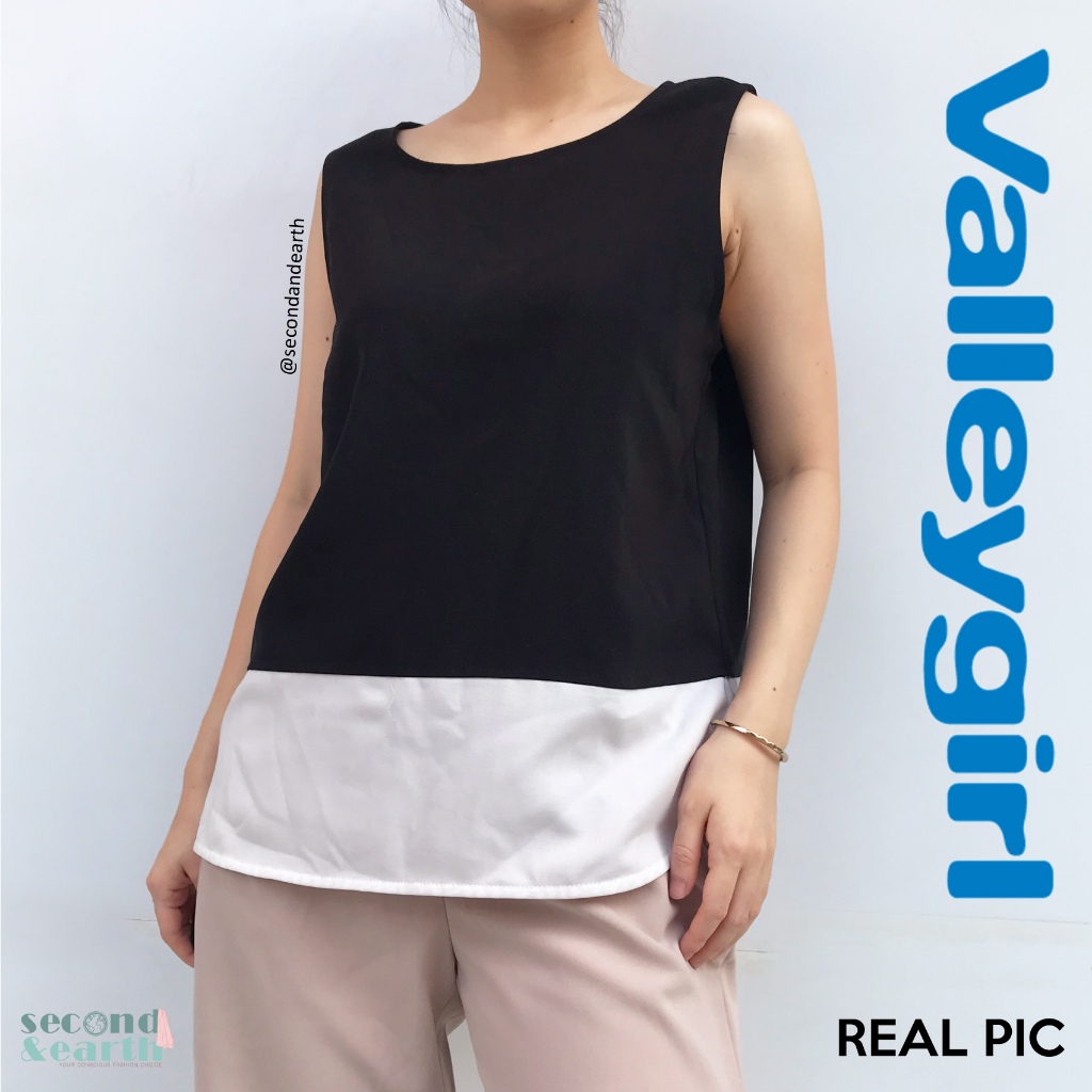 Valley Girl Blouse (S-M) Atasan Kerja Wanita Blouse Two Tone Tanpa Lengan Katun Hitam Putih Polos Sl