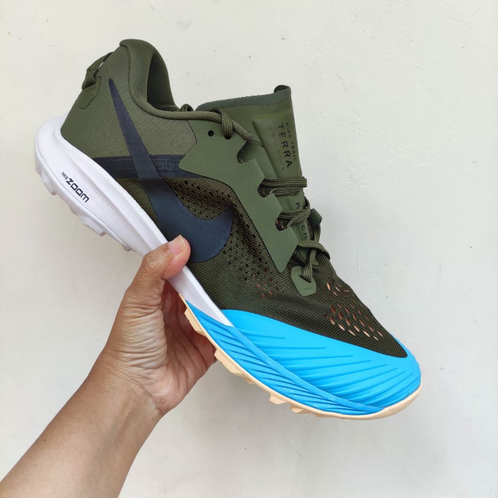 sepatu running trail air zoom terra kiger 6 olive