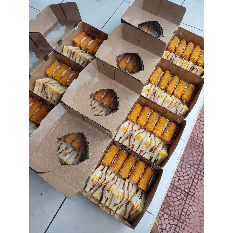 

Hampers Risoles / Hampers Sandwich / Hampers Idul Fitri / Hampers Lebaran