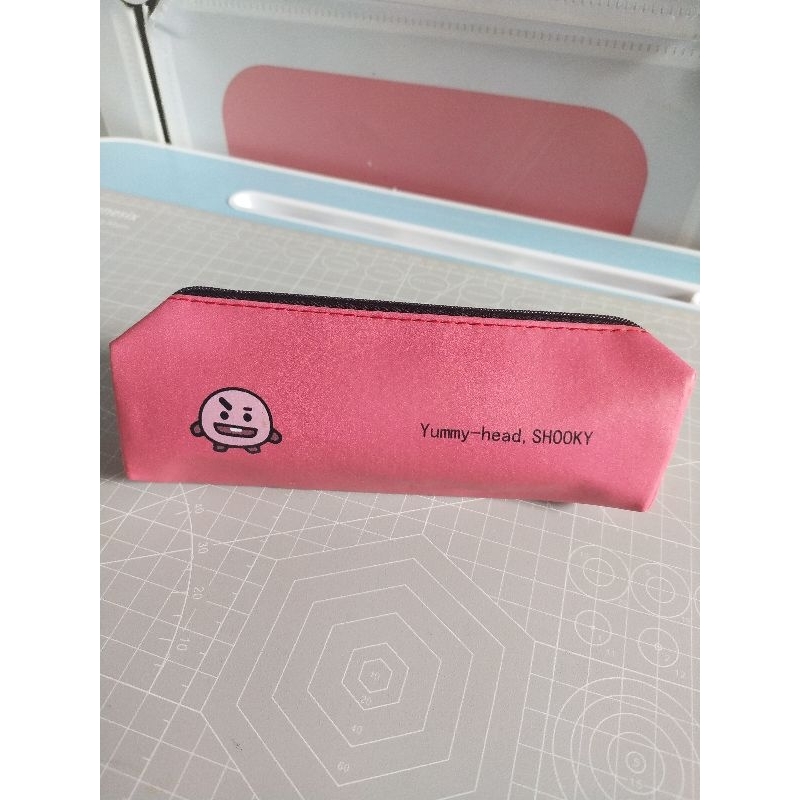 

[READY] Tempat Pensil BT21 Shooky murah