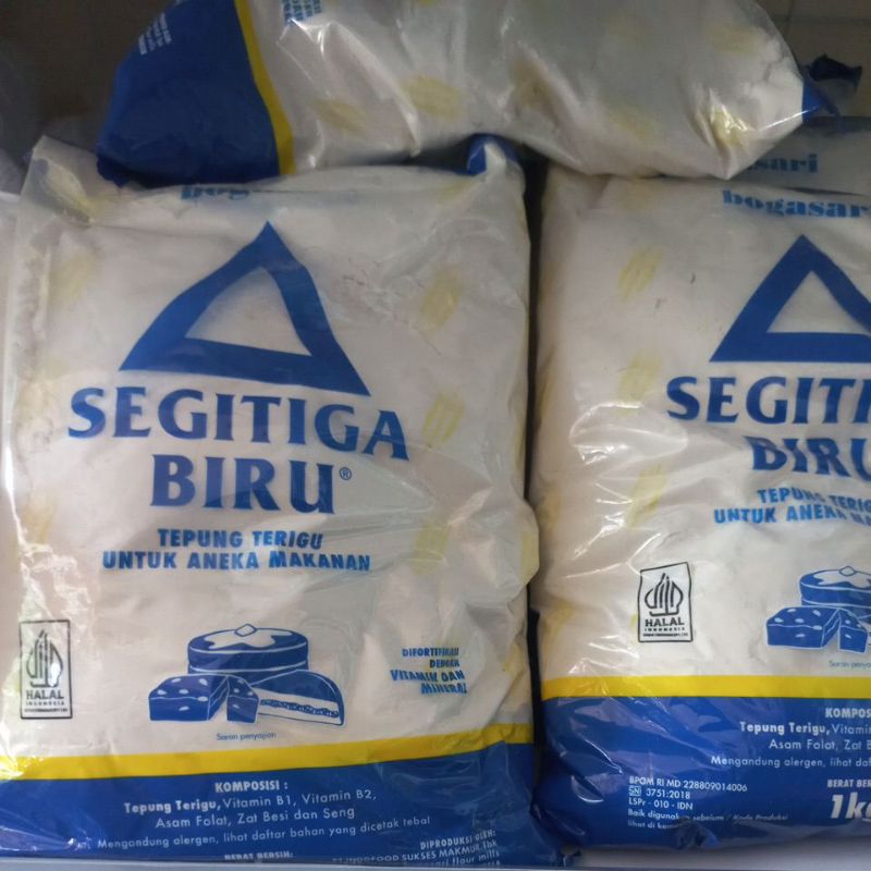 

Segitiga Biru Bogasari 1 kg Gratis sendok