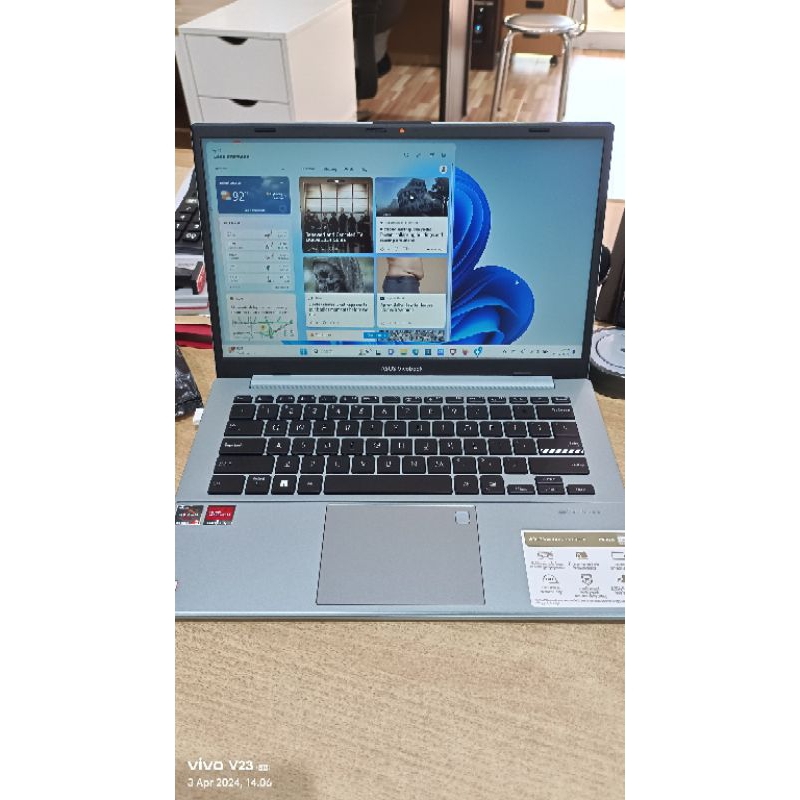 ASUS Vivobook Go 14
