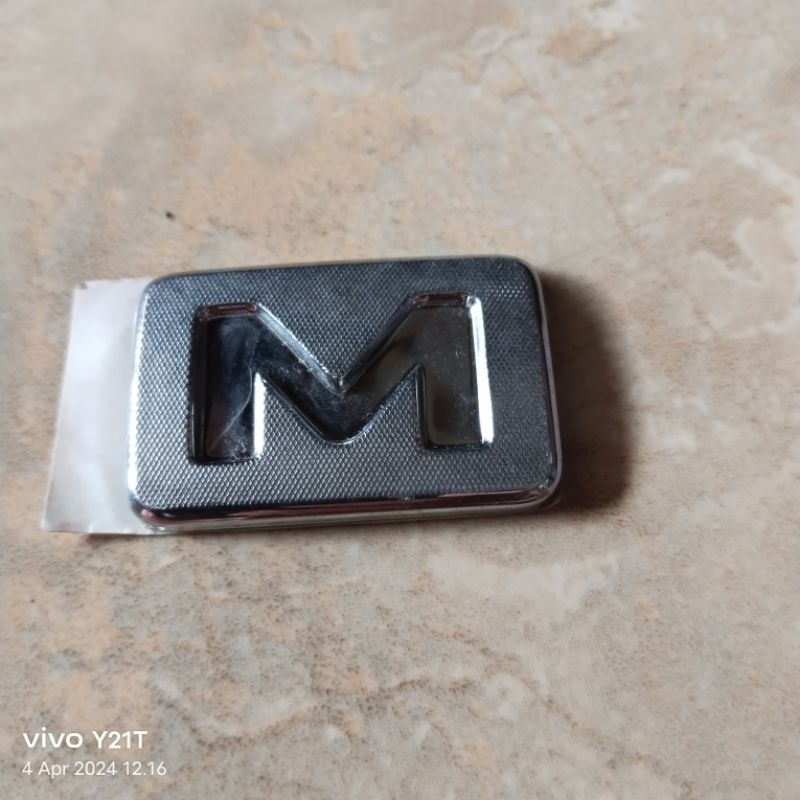 emblem logo emblem tipe M bagasi mobil luxio grand max grandmax tun motors