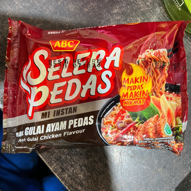 

Mie Instan ABC Selera Pedas Rasa Gulai Ayam Pedas