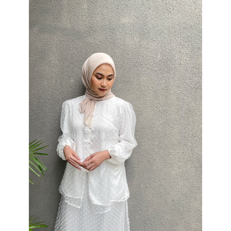 LEI ORGANZA ONE SET