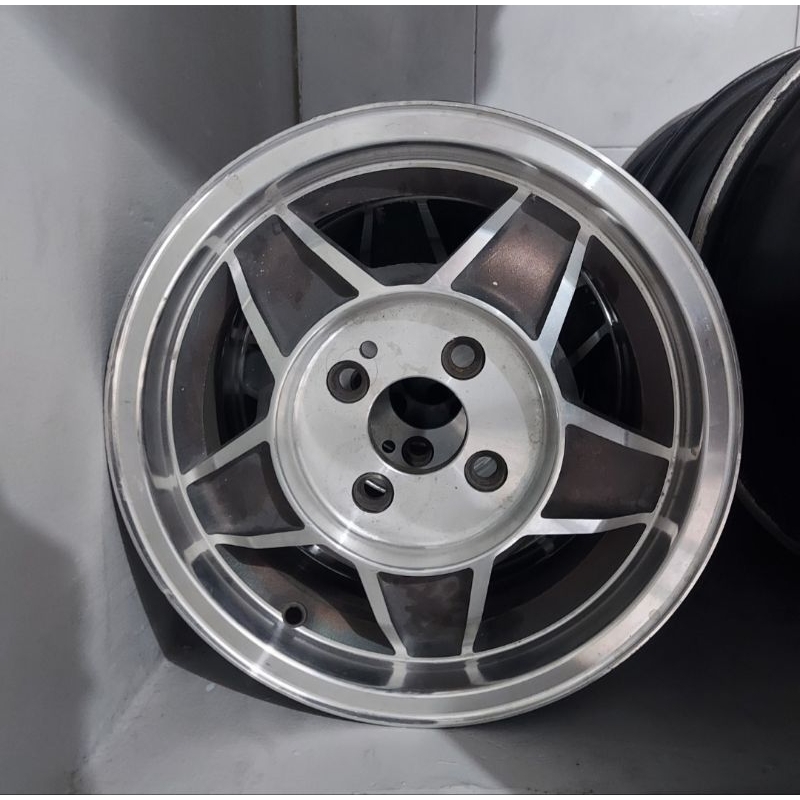 Velg original CSA Ring 13. Made in Australia. Lebar 5.5 . Et 35. Pcd 4x100. For Wuling EV, Karimun, 