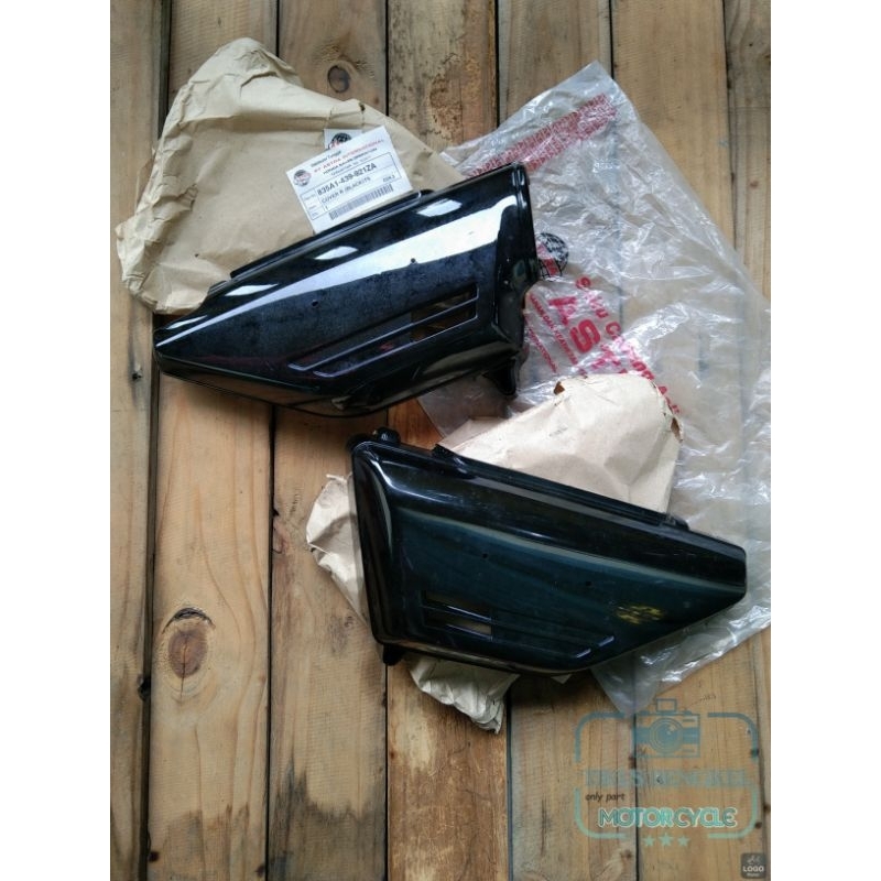 Cover Side Tutup Samping Box Aki Accu Honda GL100 GL125 GL 100 125 CB100 K5 Original